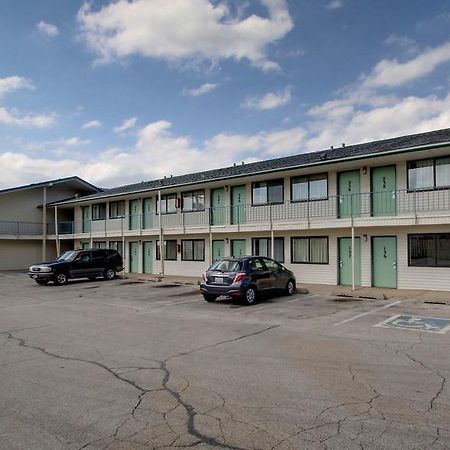 Motel 6 Des Moines South - Airport Kültér fotó