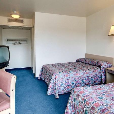 Motel 6 Des Moines South - Airport Kültér fotó