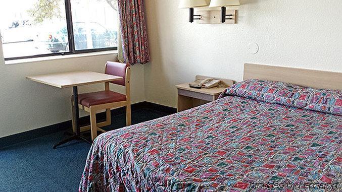 Motel 6 Des Moines South - Airport Kültér fotó