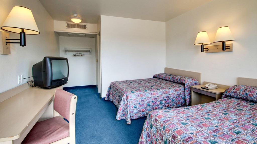 Motel 6 Des Moines South - Airport Kültér fotó