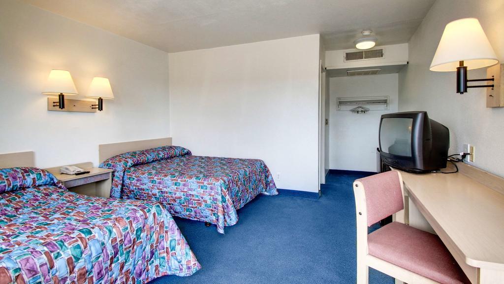 Motel 6 Des Moines South - Airport Kültér fotó