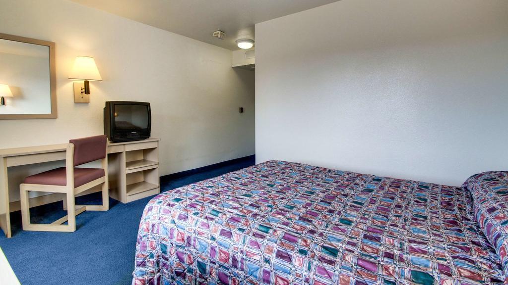 Motel 6 Des Moines South - Airport Kültér fotó