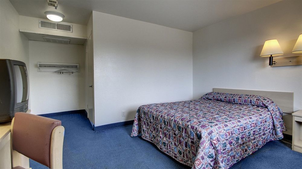 Motel 6 Des Moines South - Airport Kültér fotó