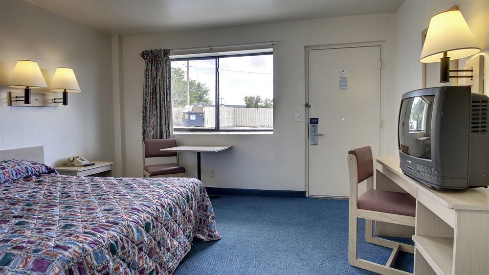Motel 6 Des Moines South - Airport Kültér fotó