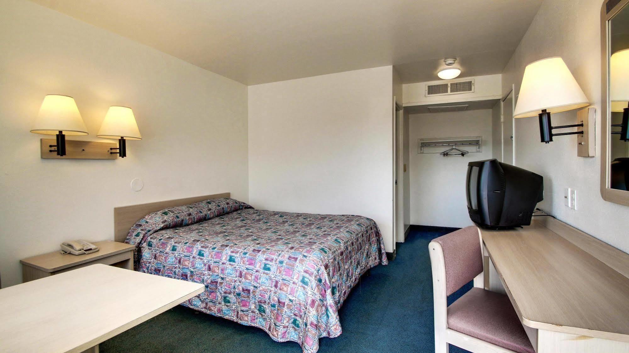 Motel 6 Des Moines South - Airport Kültér fotó