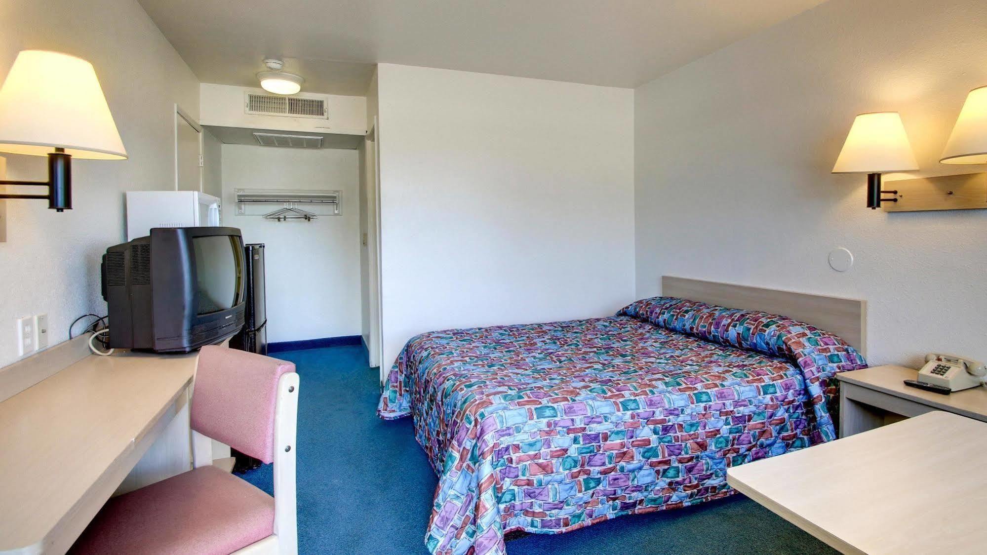 Motel 6 Des Moines South - Airport Kültér fotó
